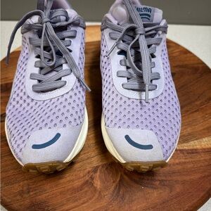 Hilma The Everywhere Fit Two running sneakers in the Purple Rose color.  sz 7
